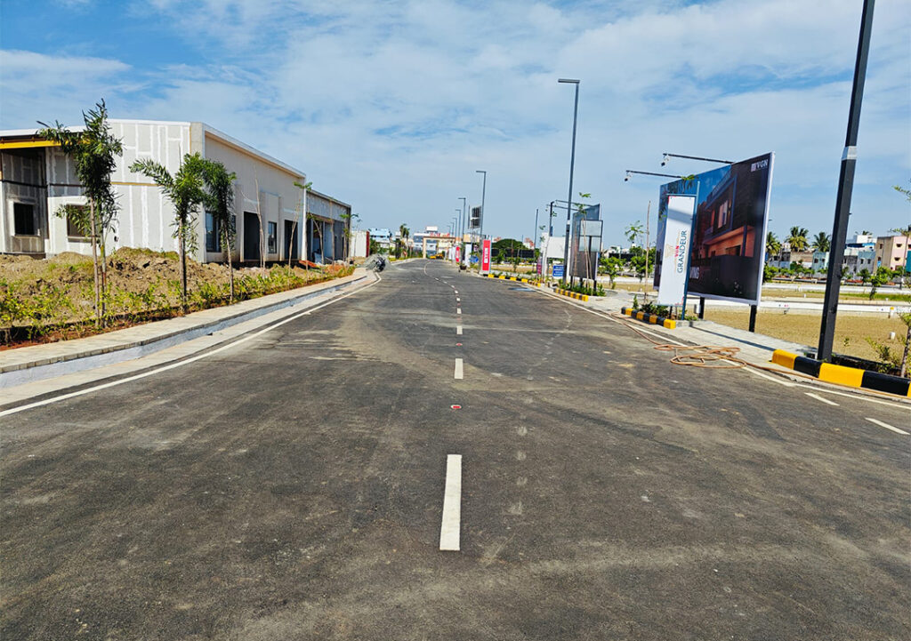 VGN Grandeur Blacktop Road