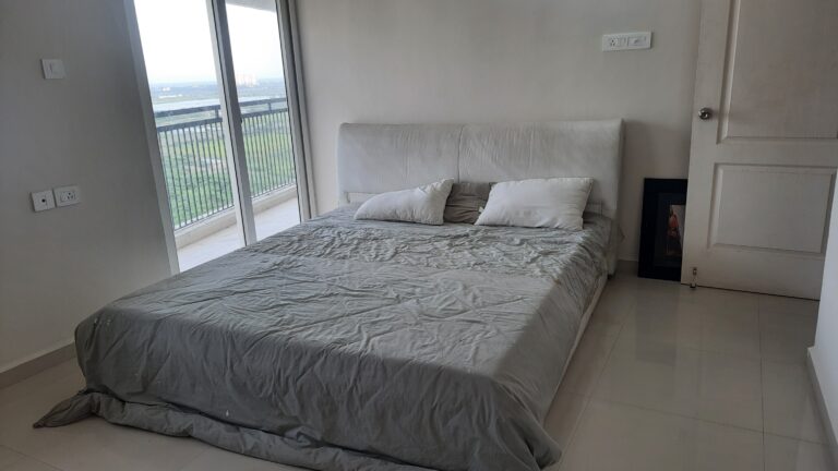 Bedrooms with full window and Balcony